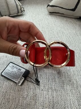 Studio Red Double-Ring Fashion Belt with Gold Buckle
